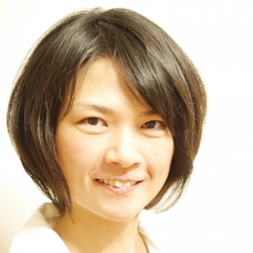 影山さきこ