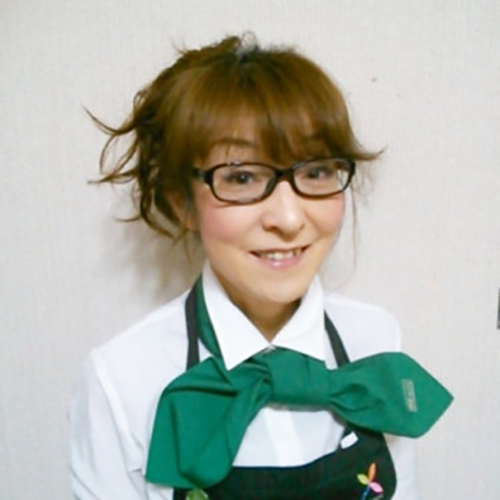 鐙谷貴子