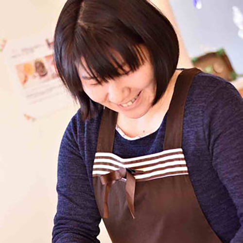三井　恵美子