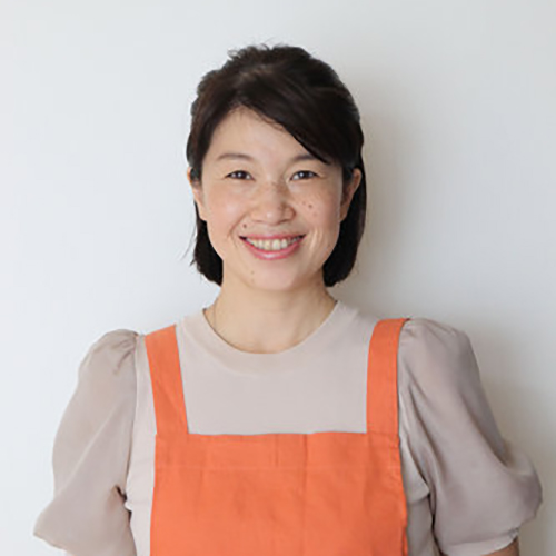 権守朋子