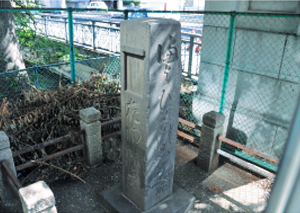 一石橋迷子しらせ石標　中央区八重洲1丁目11番地先