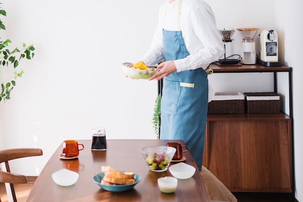 独立型キッチンのデメリット3．配膳や片付けがしにくい場合も