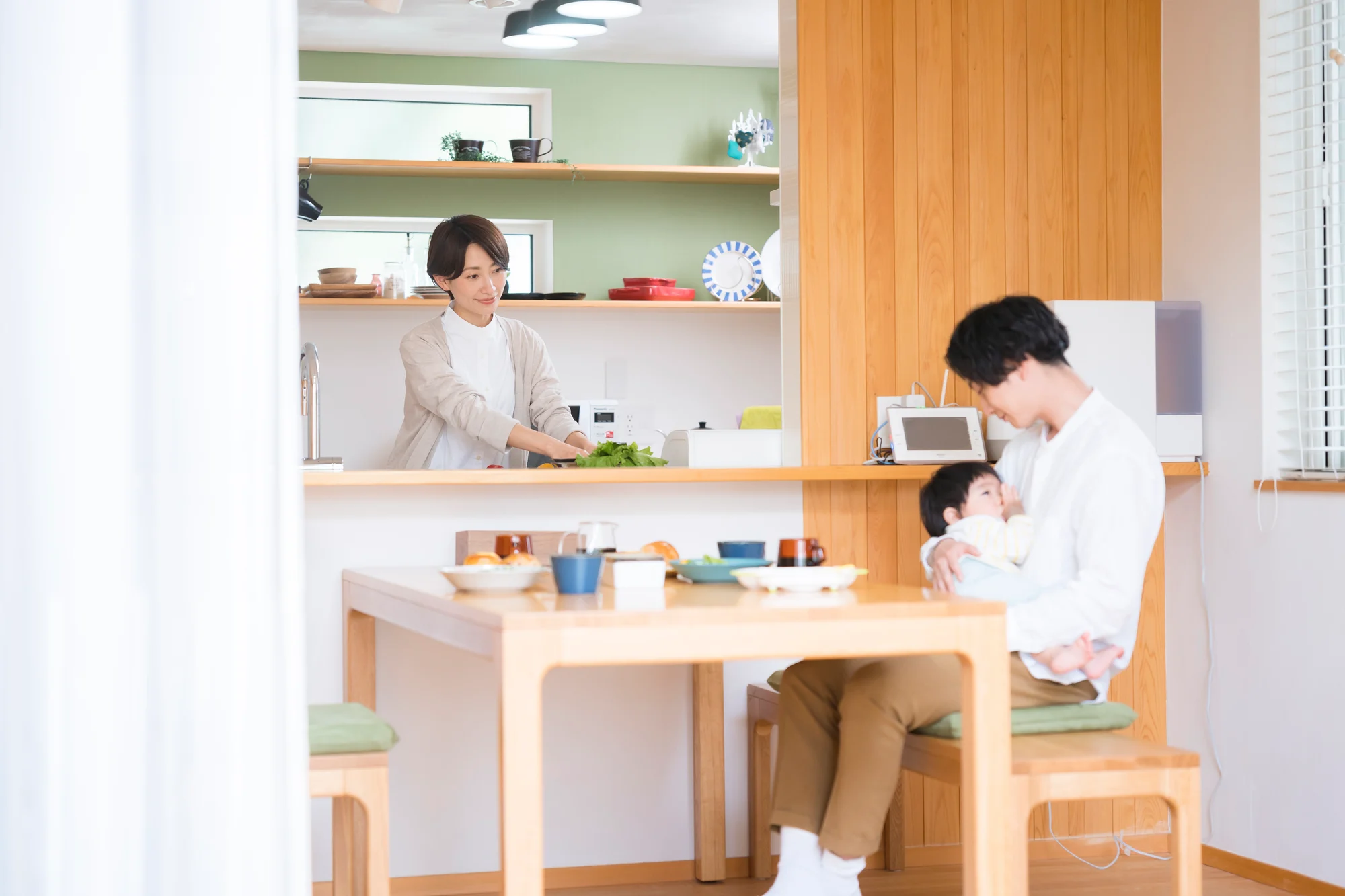 壁付けから対面キッチンにリフォームするには？費用相場から事例まで