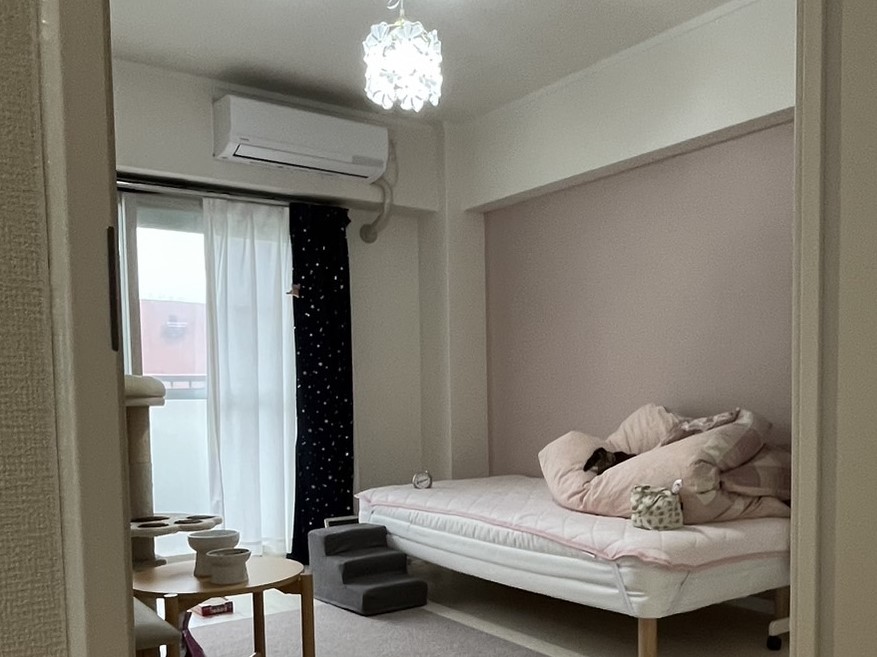 大切なペットが安心して眠れるベッドを置くために。 和室→洋室のお部屋へリフォーム。