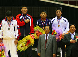 3位入賞を果たした長島選手 (上段 右)