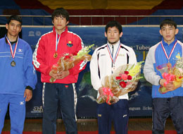 3位に入賞した北岡選手 (中央右)